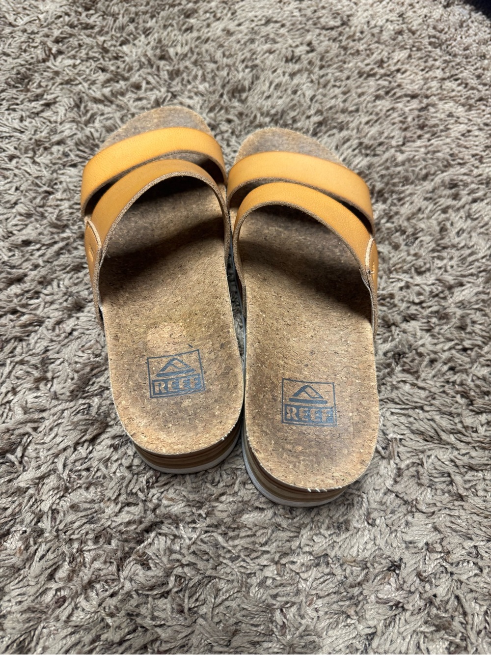 Reef Cushion Vista Hi Flip Flop - Picture 3 of 6